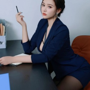 模特娜比深色OL服饰露红色内衣配超薄黑丝秀凹凸身材诱惑写真75P